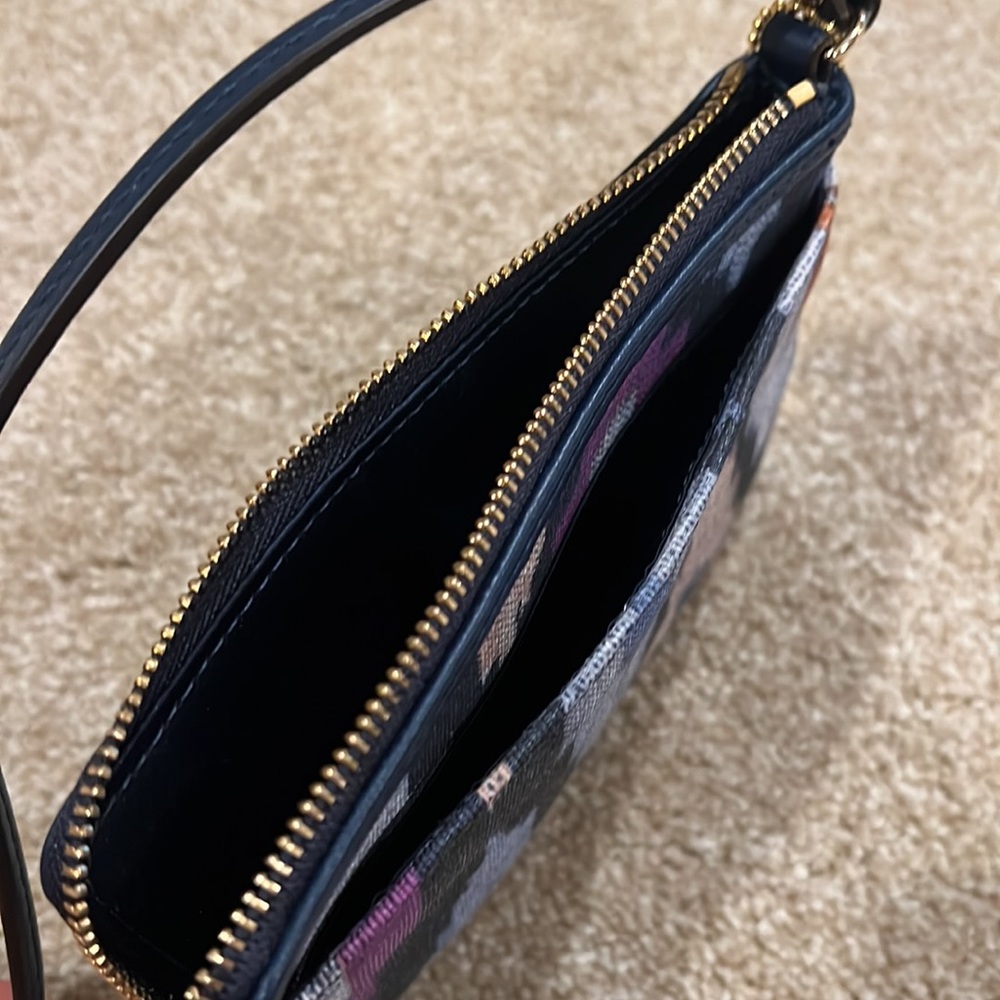Coach wristlet - Picture 6 of 12